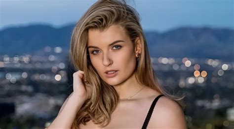 mia melano sax|Mia (@missmiamelano) .